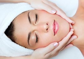 mulher fazendo o tratamento para rejuvenescimento do Buddha Spa